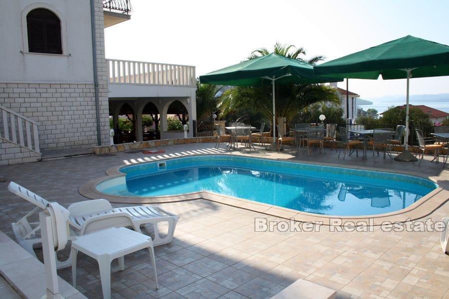 Insel Ciovo - Mini-Hotel mit Pool am Meer und Strand