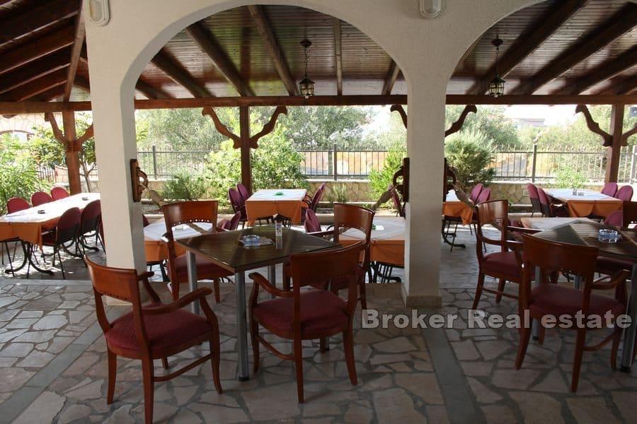 Insel Ciovo - Mini-Hotel mit Pool am Meer und Strand