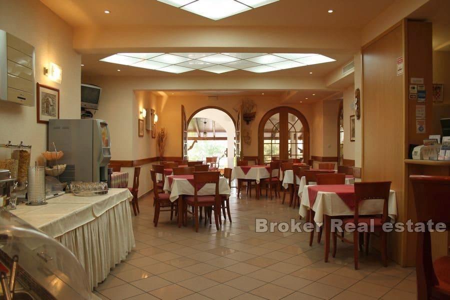 Insel Ciovo - Mini-Hotel mit Pool am Meer und Strand