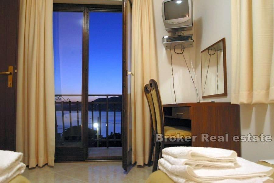 Insel Ciovo - Mini-Hotel mit Pool am Meer und Strand