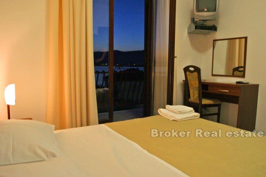 Insel Ciovo - Mini-Hotel mit Pool am Meer und Strand