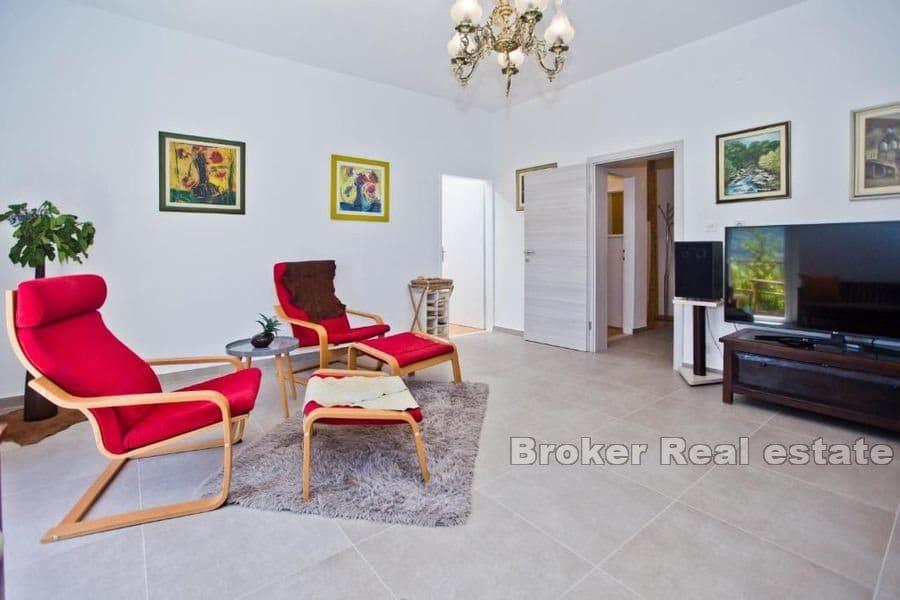 Nær Split - Hus med basseng