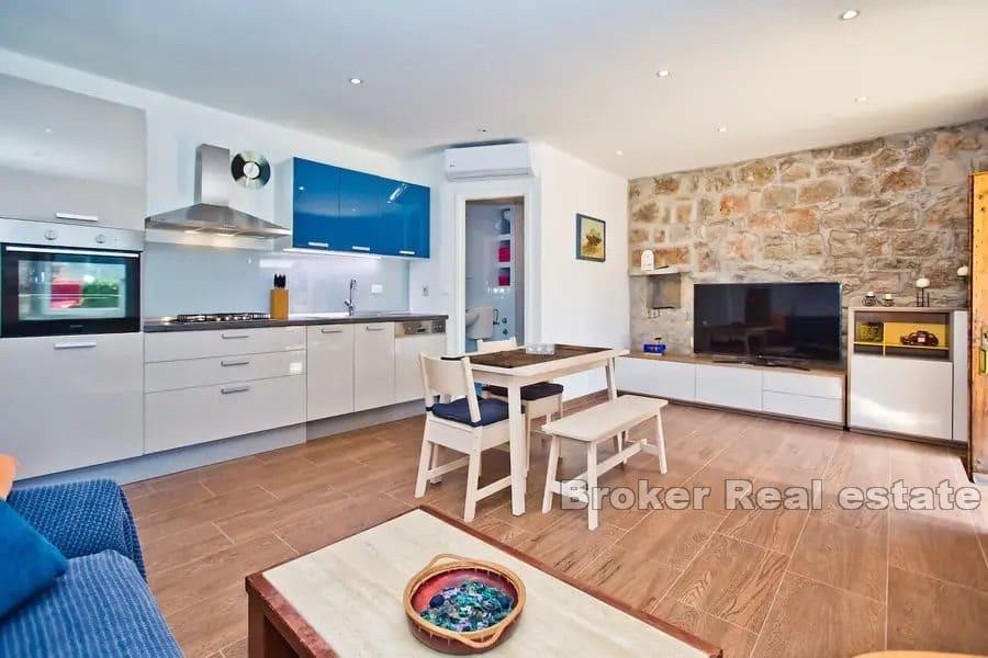 Nær Split - Hus med basseng