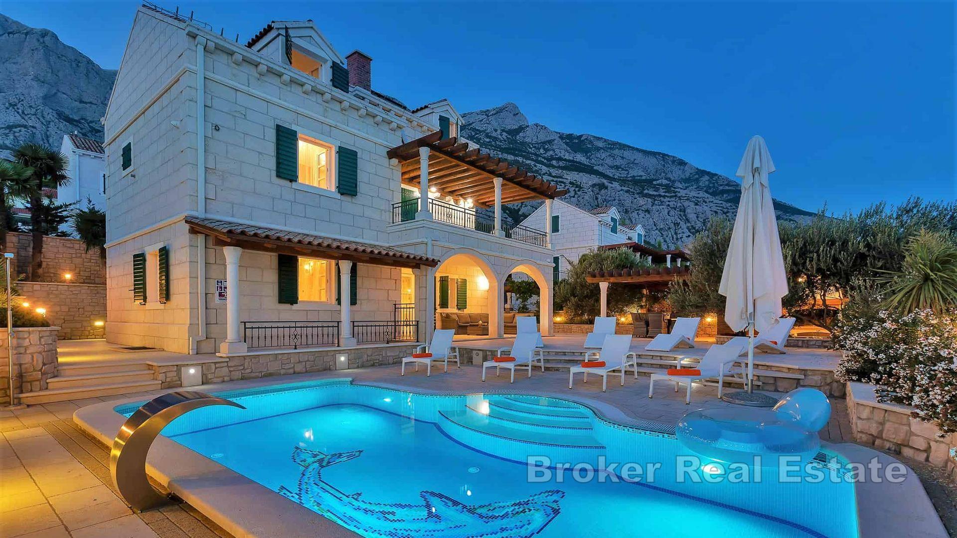 Makarska - Kamena vila sa bazenom