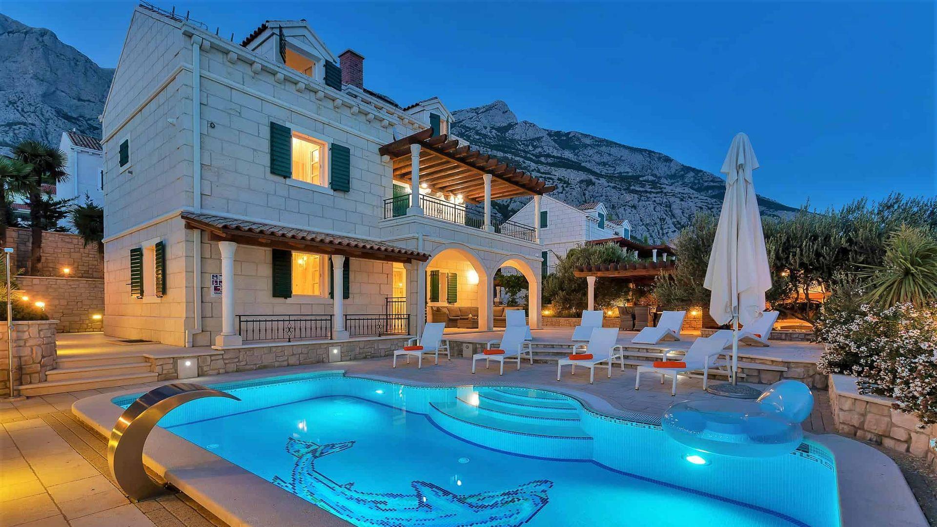 Makarska - Kamena vila sa bazenom