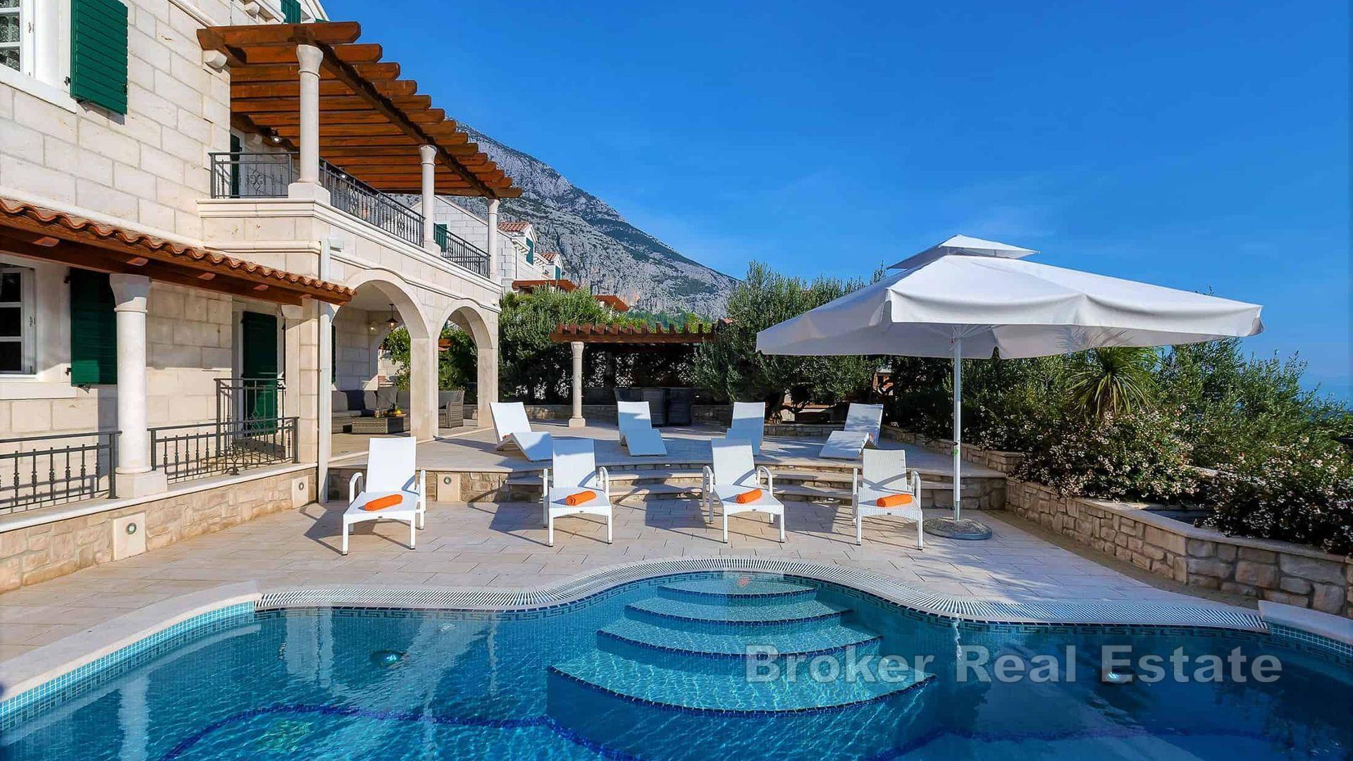 Makarska - Kamena vila sa bazenom