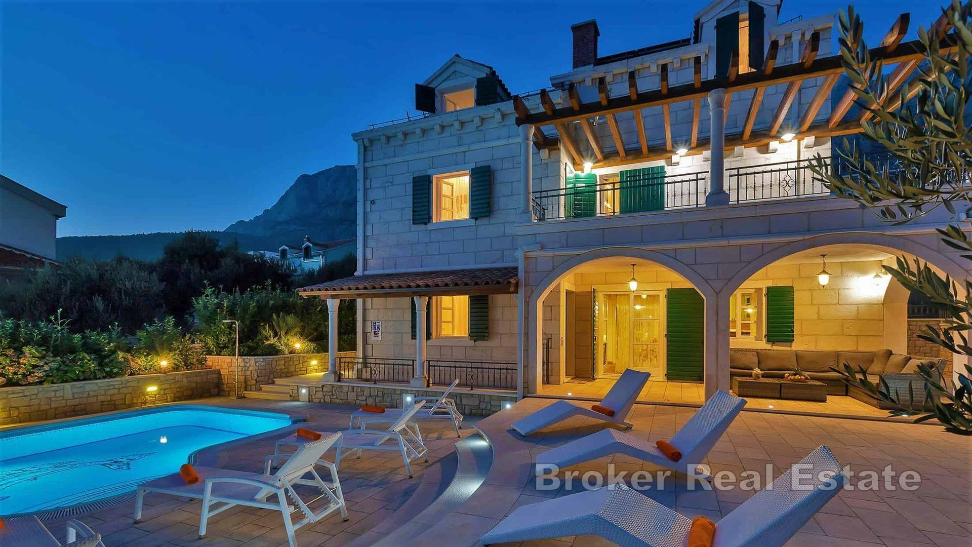 Makarska - Kamena vila sa bazenom