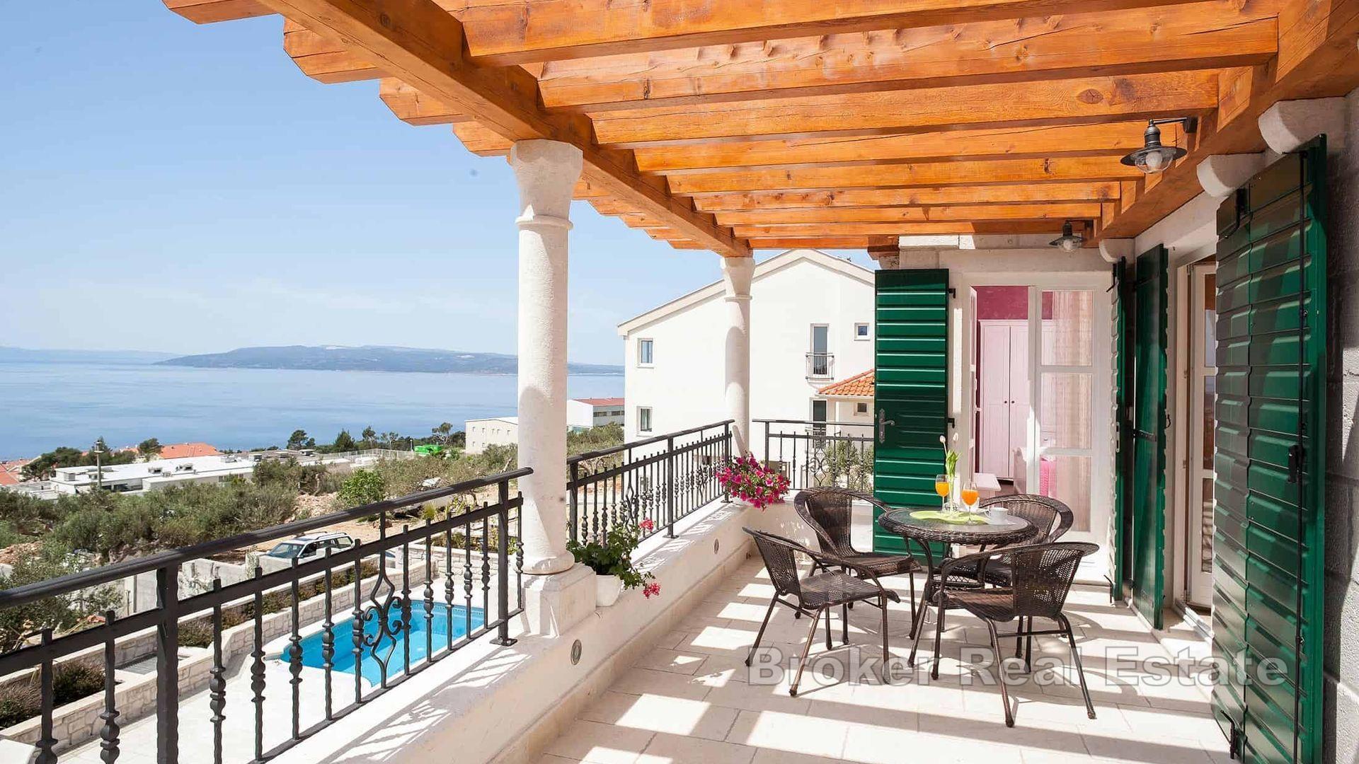 Makarska - Kamena vila sa bazenom