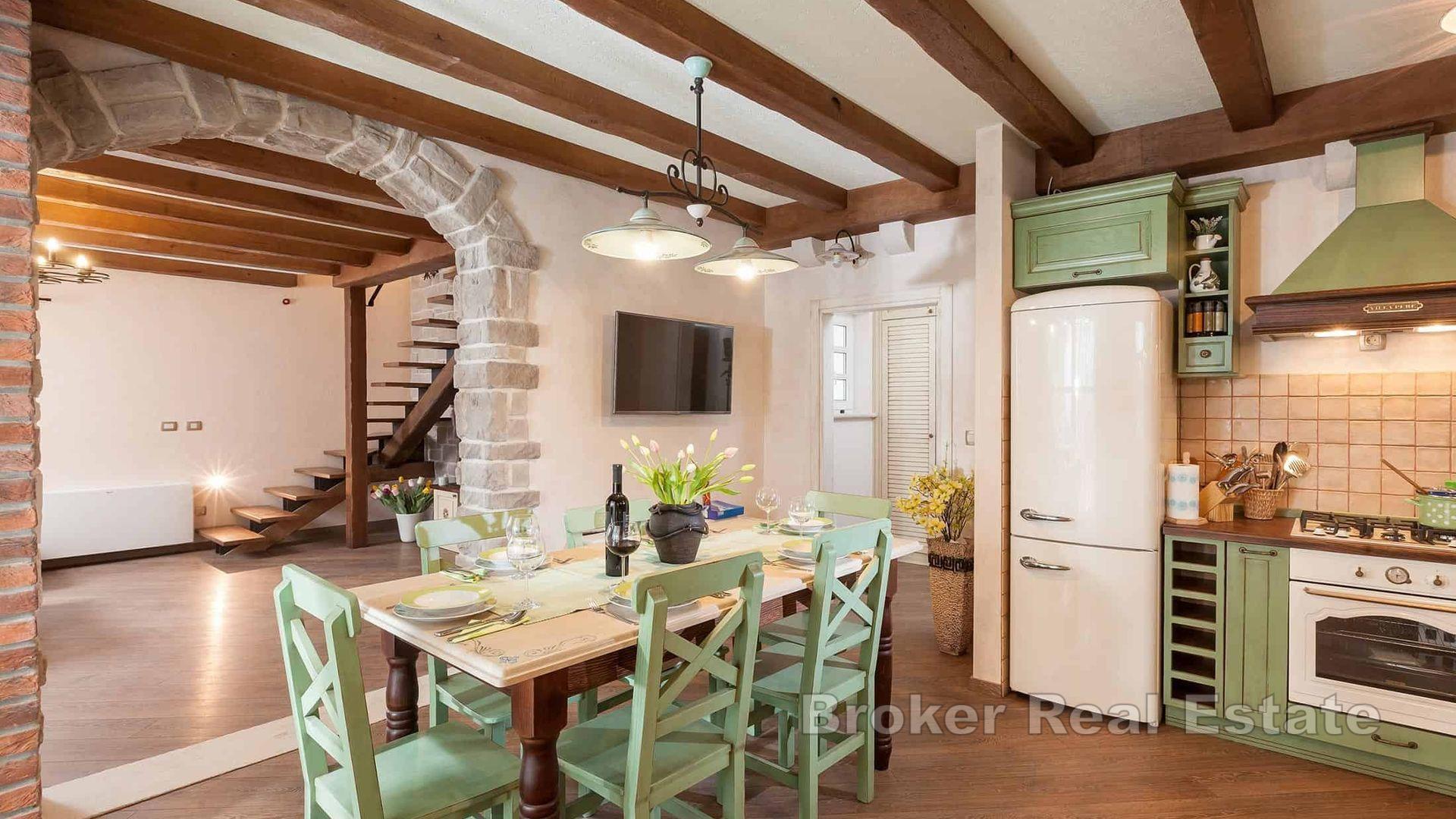 Makarska - Kamena vila sa bazenom