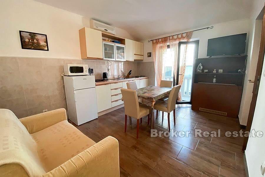 Island Brac - Apartment house in the center of town