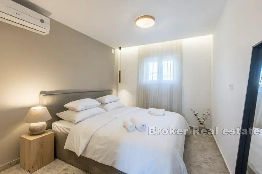 Wyspa Ciovo - Willa z basenem i widokiem na morze