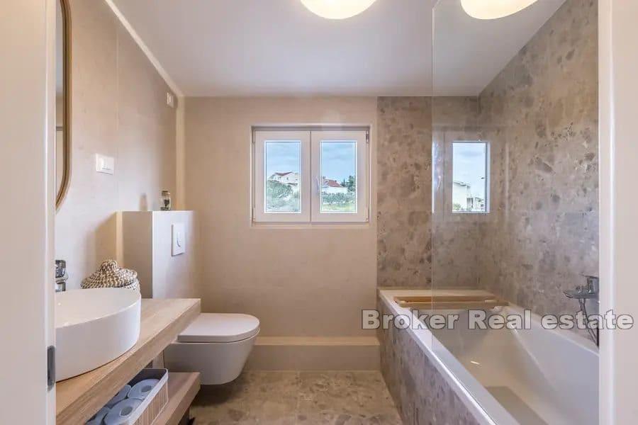 Wyspa Ciovo - Willa z basenem i widokiem na morze