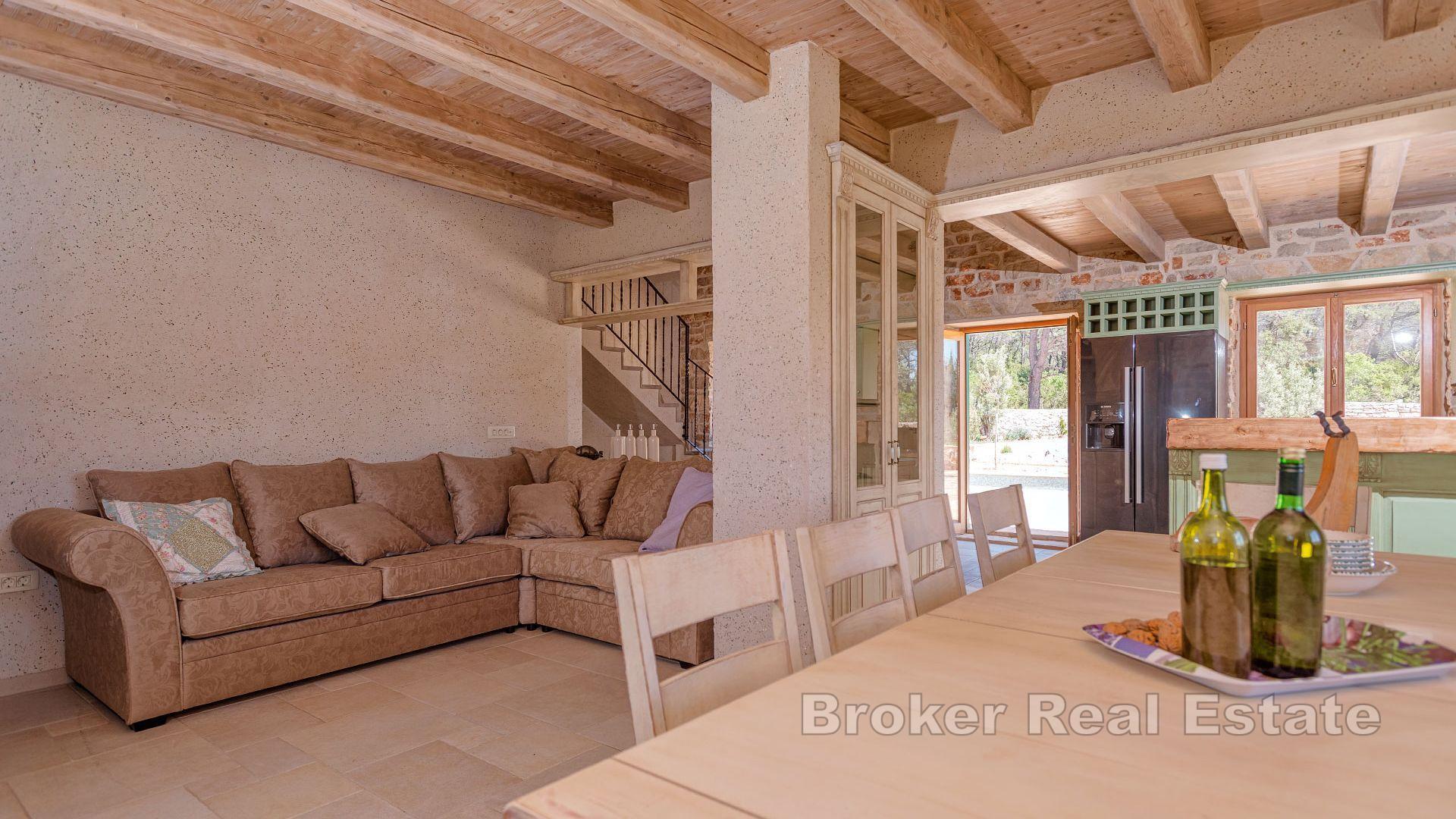 Insel Hvar - Anwesen mit Steinhäusern und Pool