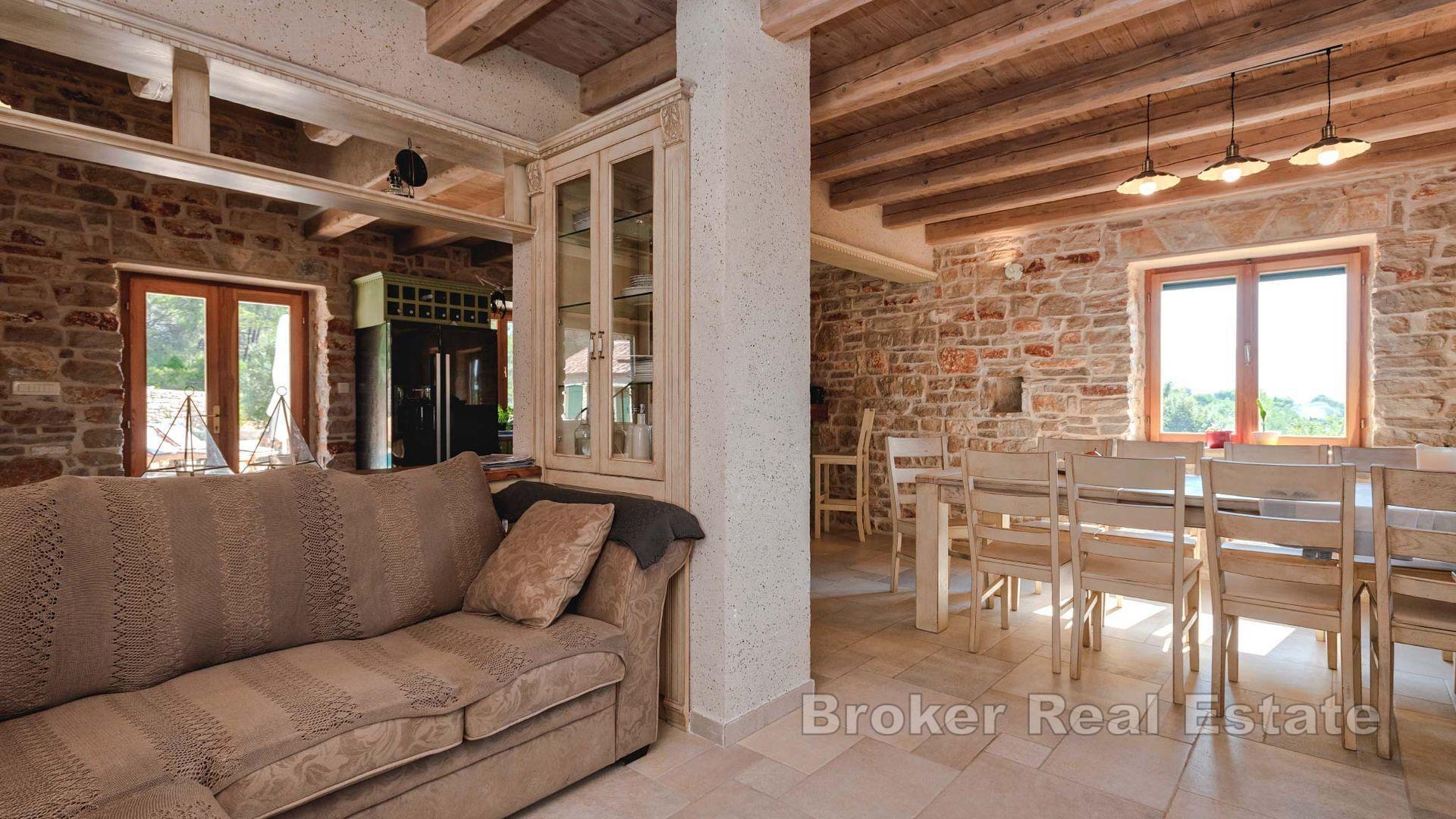 Insel Hvar - Anwesen mit Steinhäusern und Pool