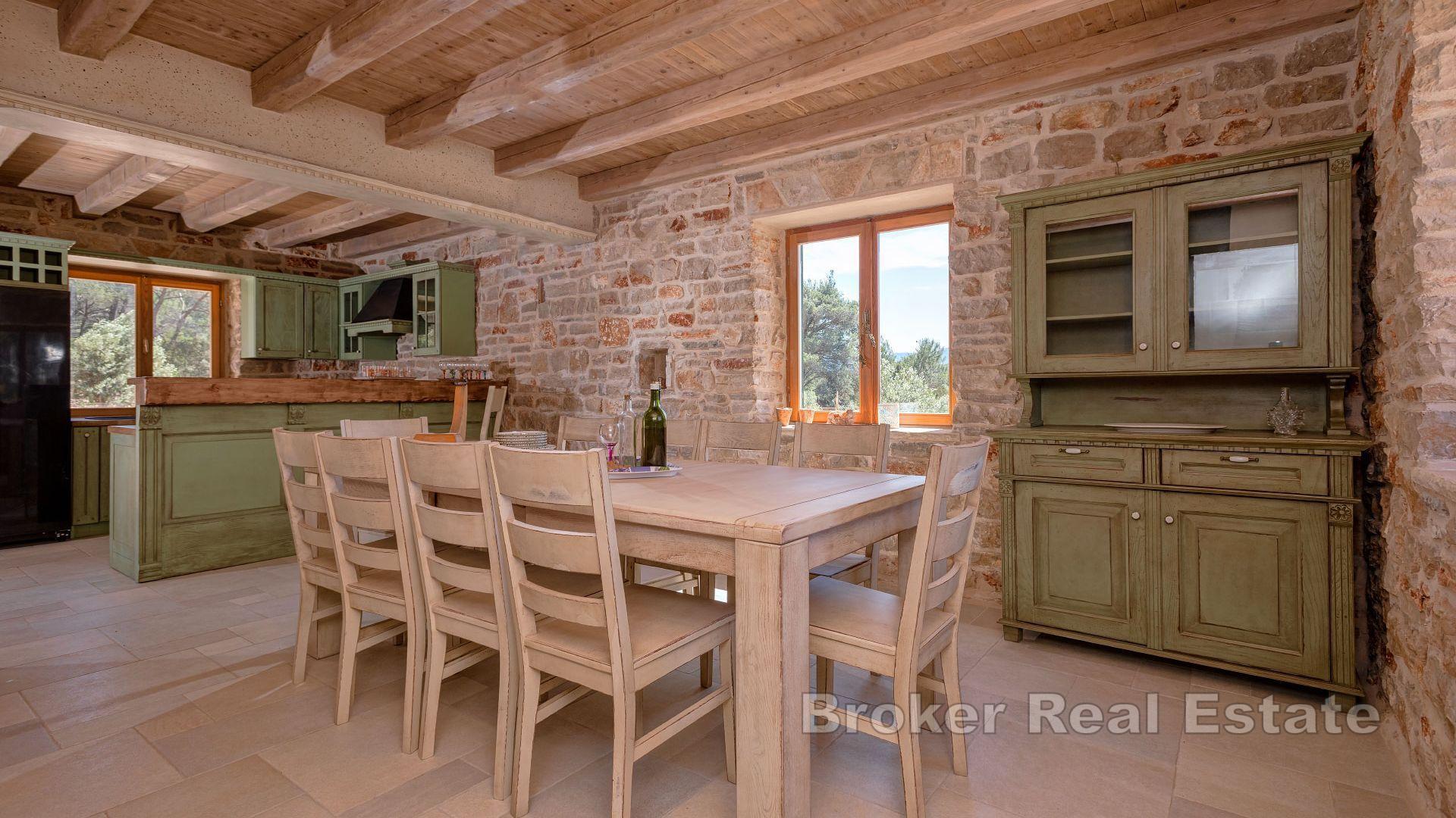 Insel Hvar - Anwesen mit Steinhäusern und Pool