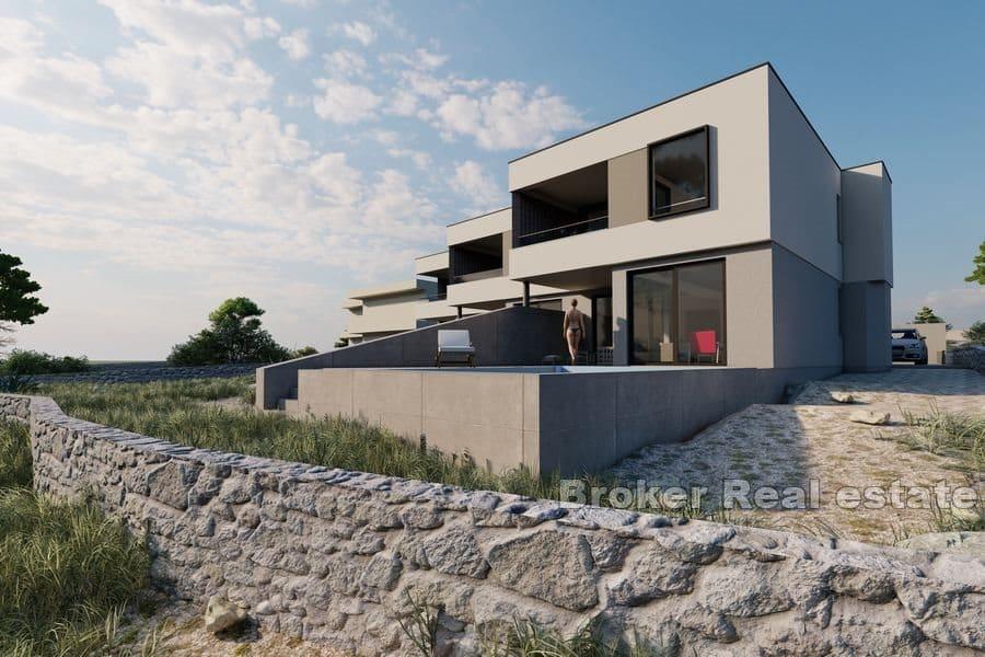 Двухуровневые апартаменты с бассейном