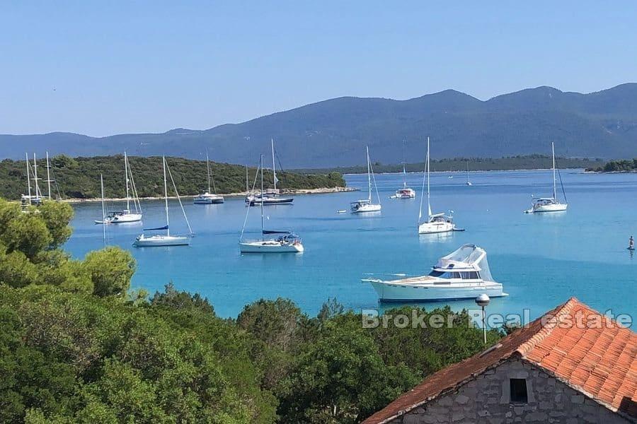 Просторная квартира рядом с морем