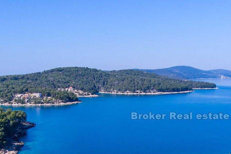 Île de Brac - Terrain agricole avec vue mer