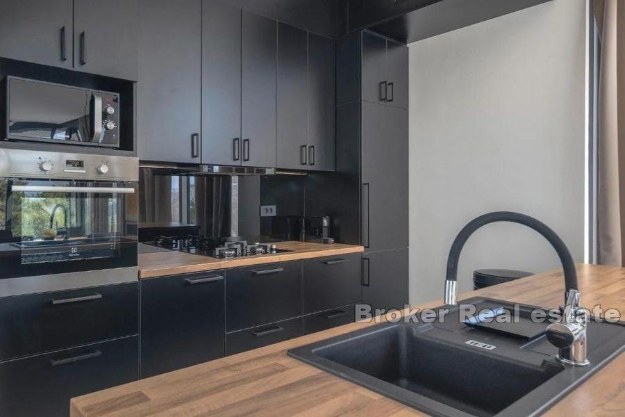 Øya Ugljan - Attraktiv villa med basseng ved sjøen