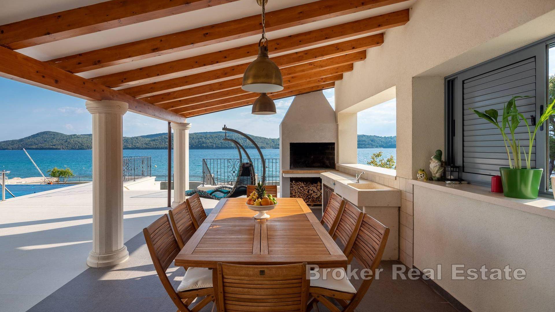 Blisko Sibenika - autentyczna posiadłość tuż nad morzem