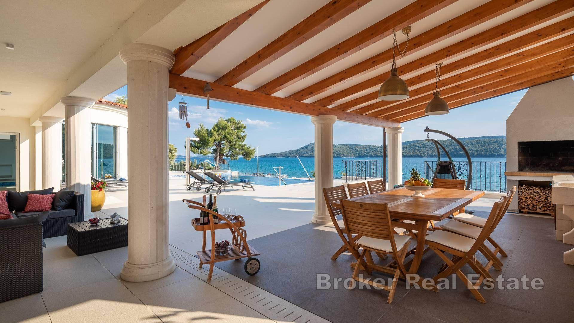 Blisko Sibenika - autentyczna posiadłość tuż nad morzem