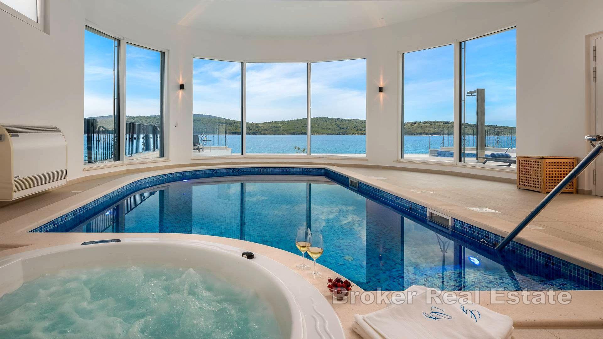 Blisko Sibenika - autentyczna posiadłość tuż nad morzem