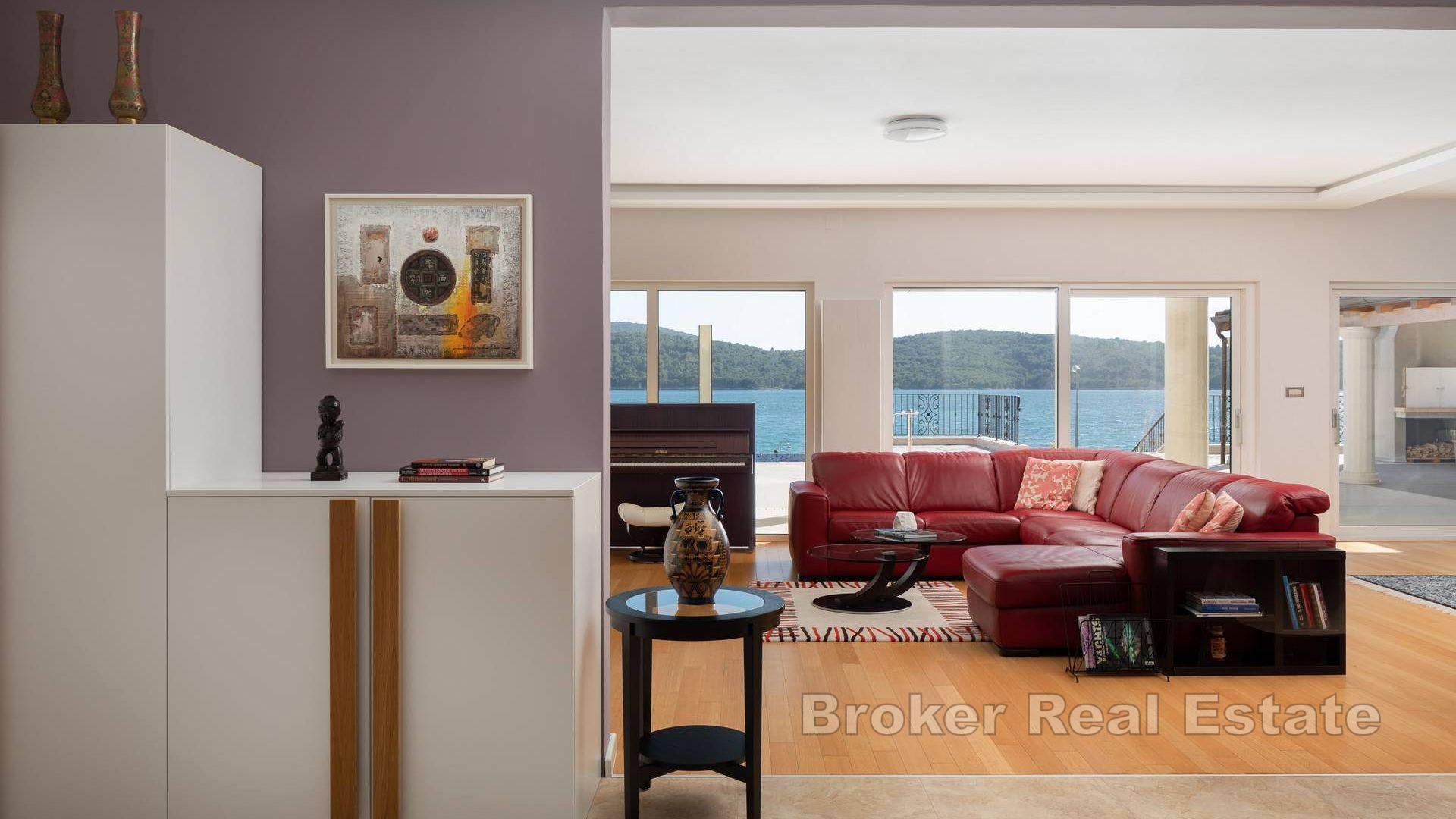 Blisko Sibenika - autentyczna posiadłość tuż nad morzem