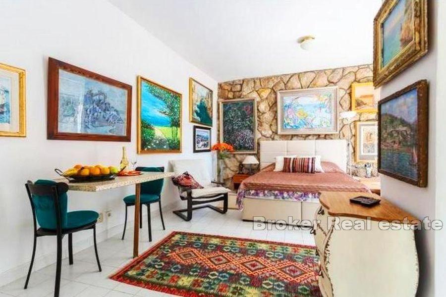 Dubrovnik - Two houses in the first row to the sea