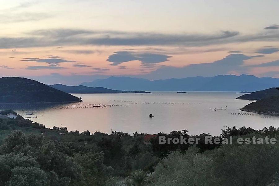 Peljesac - Byggeland med utsikt over havet