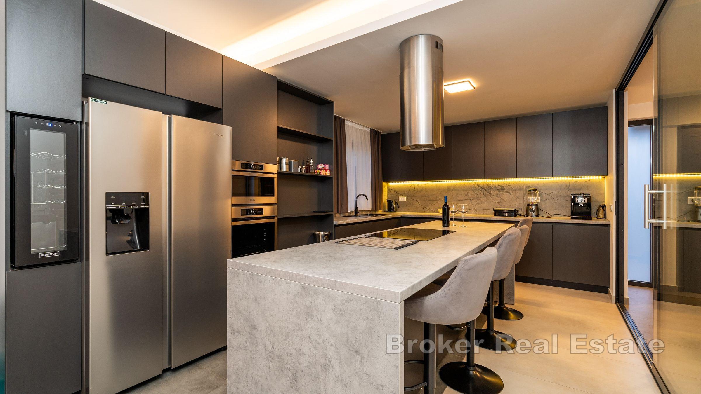 Peljesac halvøya - Attraktiv villa med basseng ved sjøen