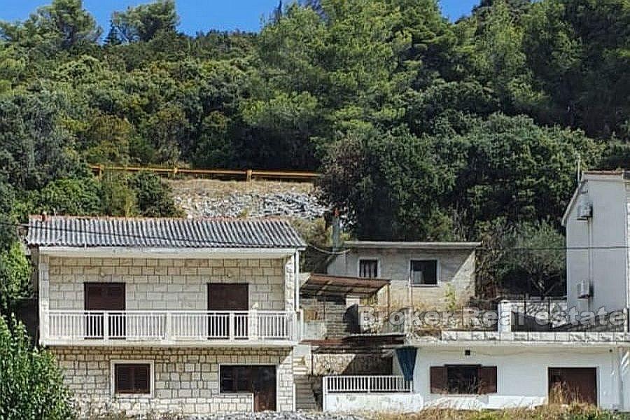 Ostrov Brač - Samostatne stojaci dom na rekonštrukciu