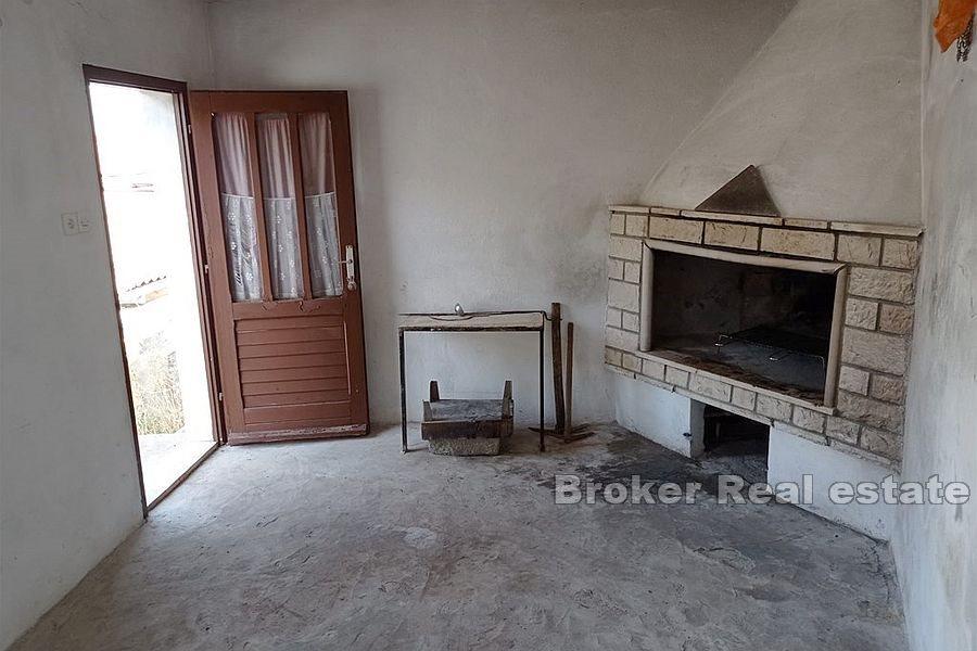 Island of Brac - Detached house for renovation