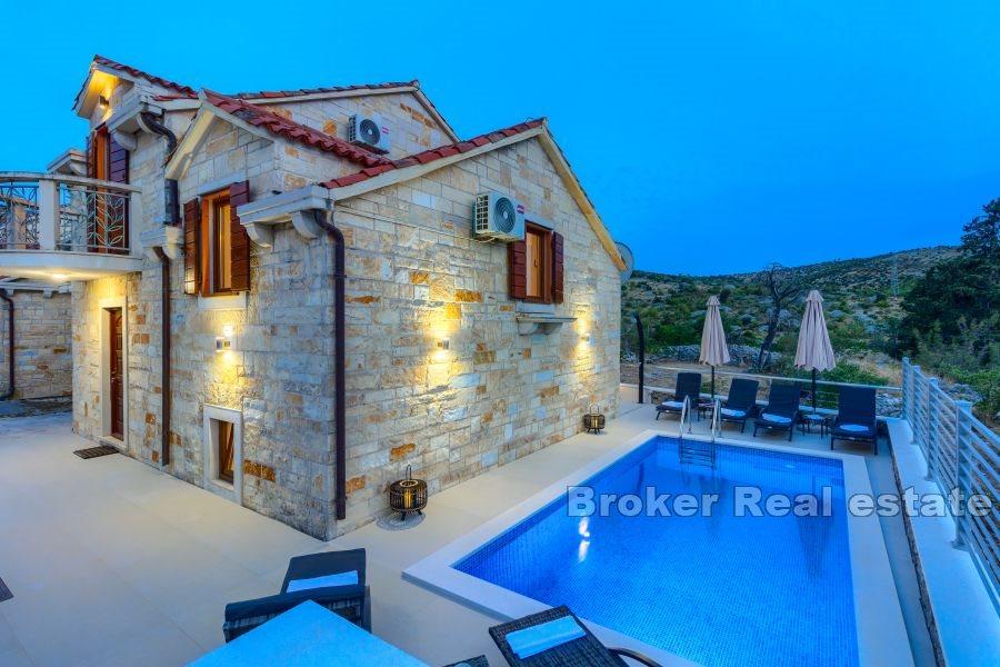 Île de Brac - Maison avec piscine dans un endroit calme