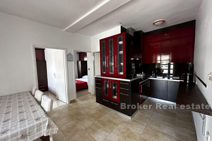 Primosten - Dom z apartamentami blisko morza