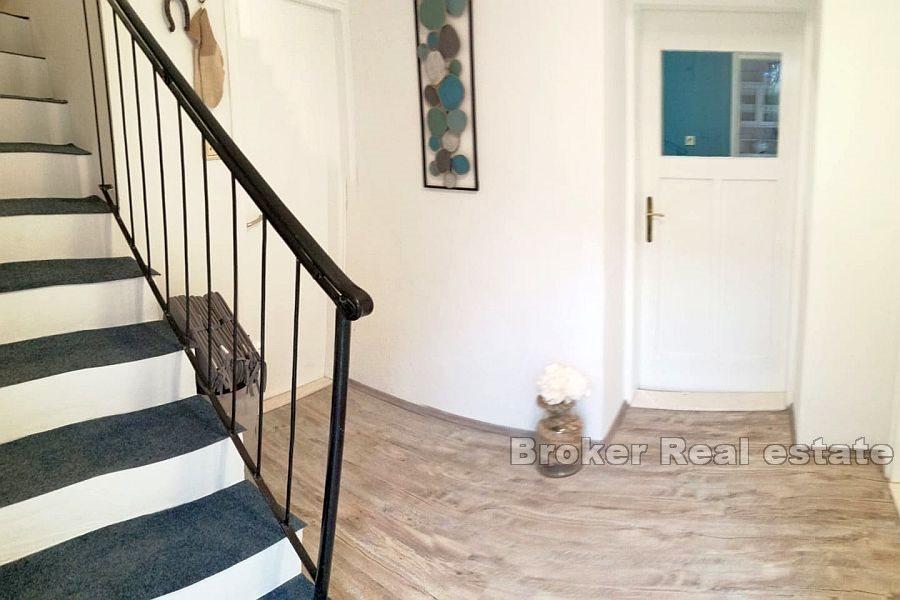 Ostrov Rab - Dům v blízkosti moře