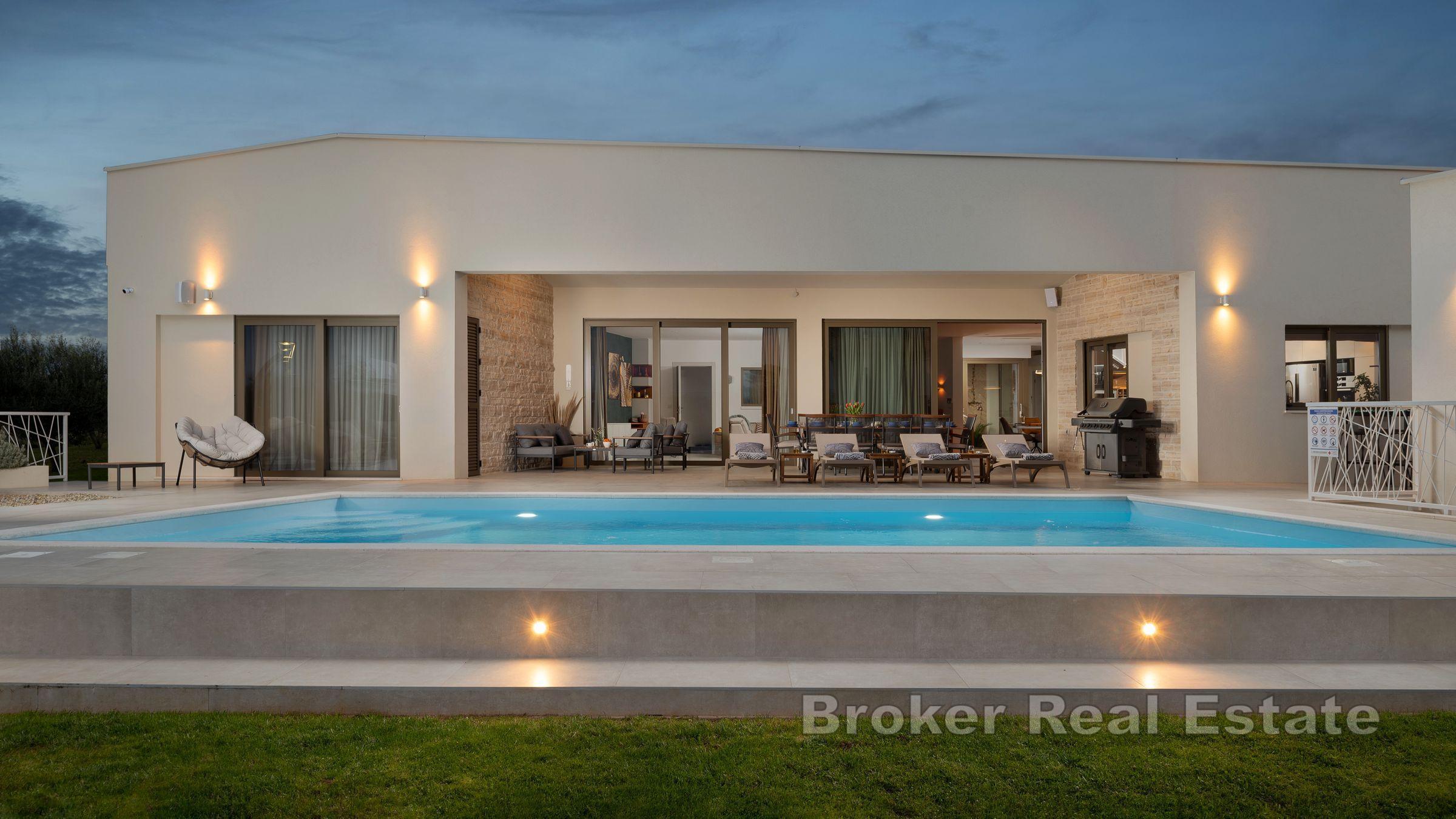 Zadar - Maison avec un grand jardin