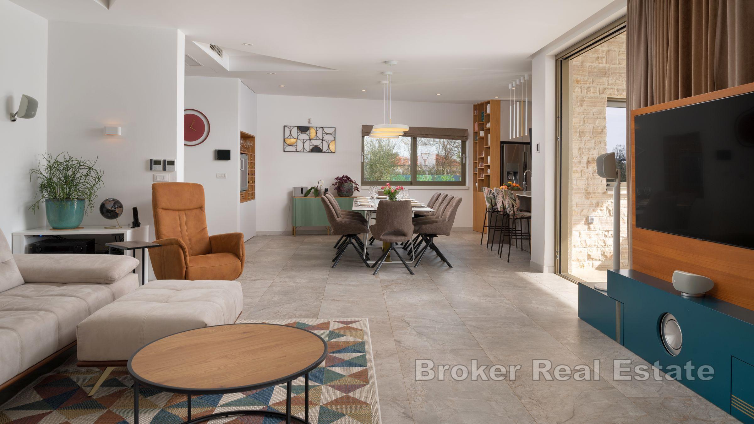 Zadar - Maison avec un grand jardin