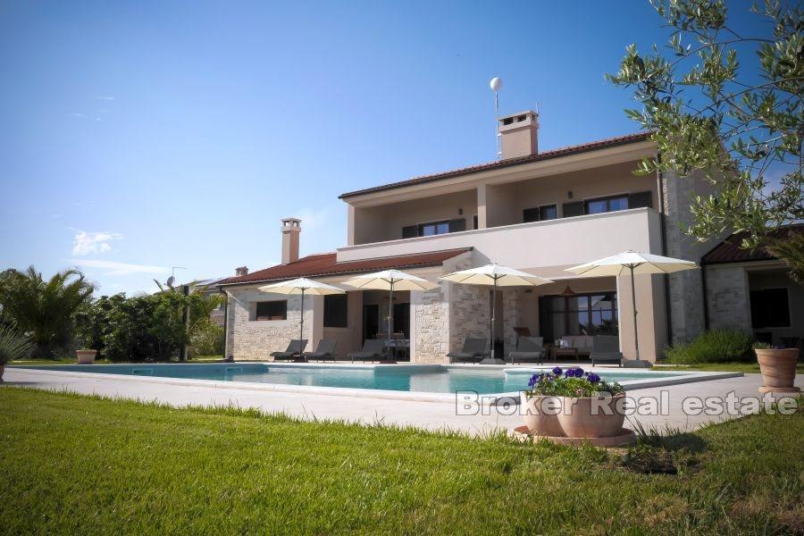 Pula - Villa med svømmebasseng og vakker hage