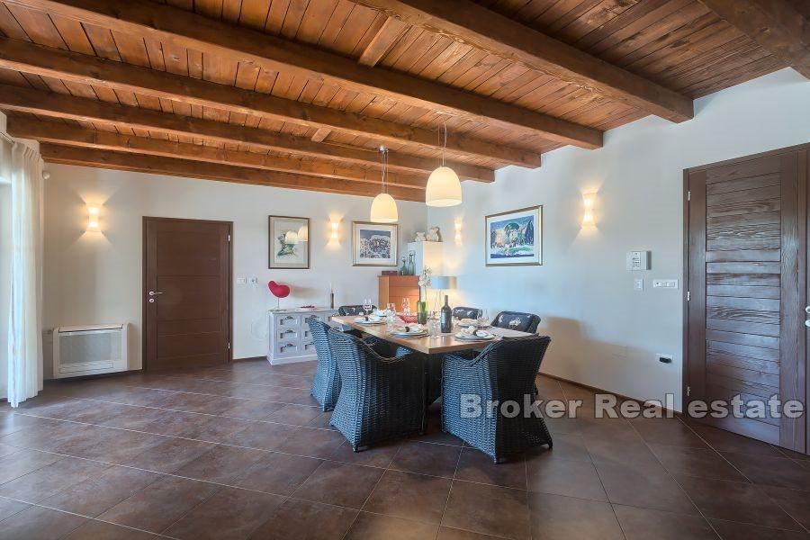 Pula - Villa med svømmebasseng og vakker hage