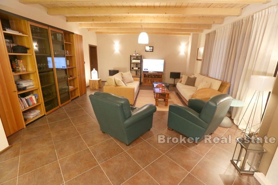 Pula - Villa med svømmebasseng og vakker hage