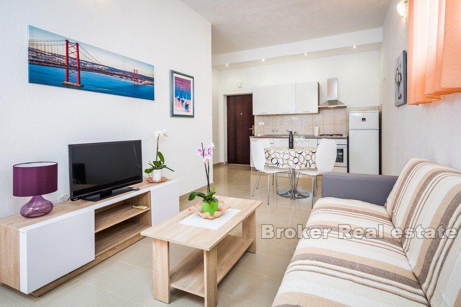 In der Nähe von Split - Haus mit acht Wohnungen