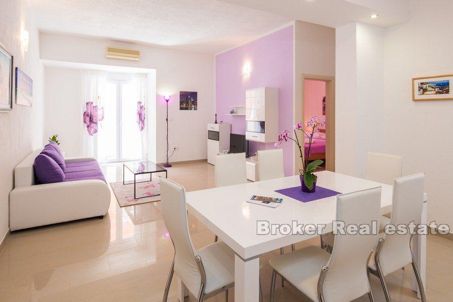 Near Split - House with eight apartments