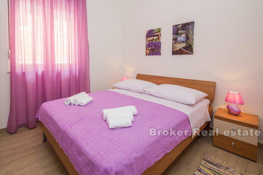 In der Nähe von Split - Haus mit acht Wohnungen