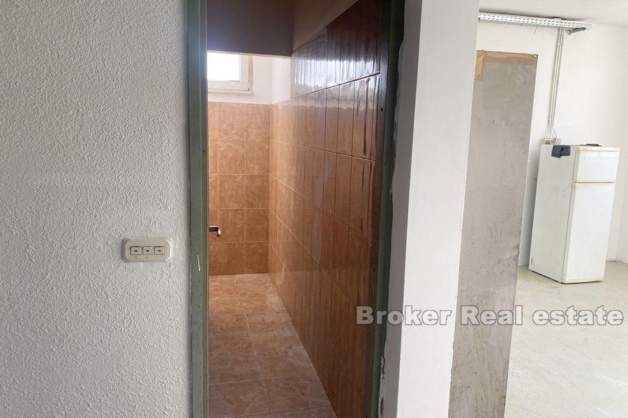 In der Nähe von Split - Lagerbüroflächen zu vermieten