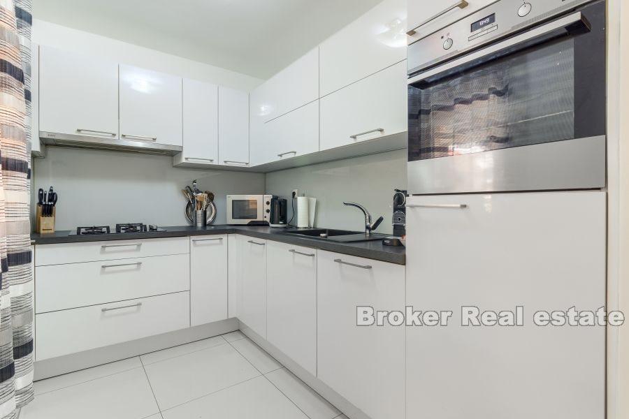 Près de Biograd - Maison avec piscine