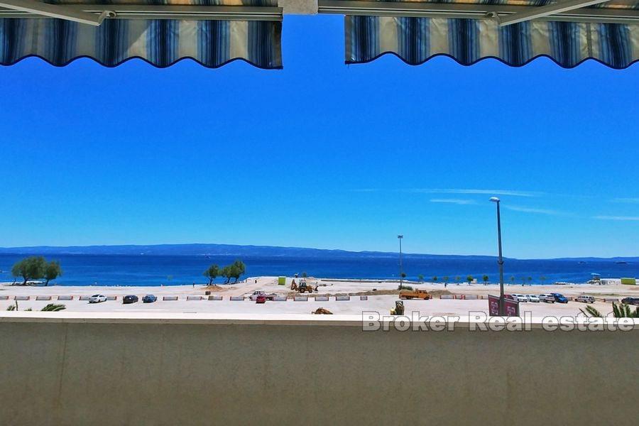 Appartement de deux chambres au premier rang de la plage