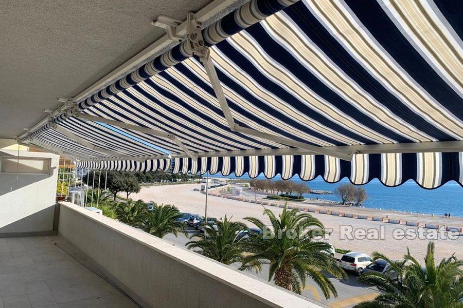 Apartament z dwiema sypialniami w pierwszym rzędzie od plaży