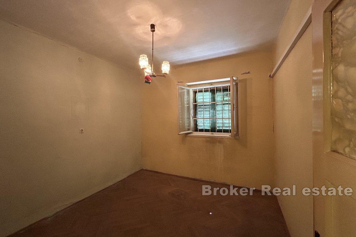 Prostrani stan u užem centru grada