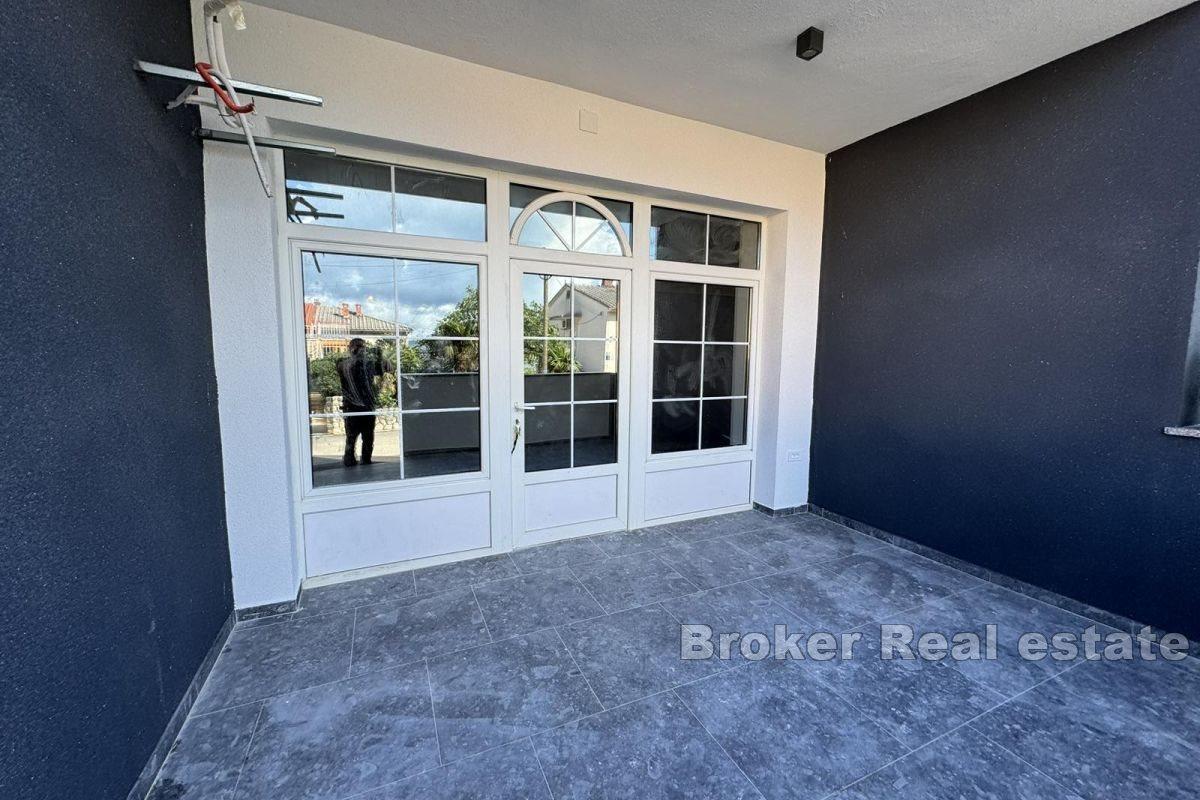 Moderno appartamento con una camera da letto in un nuovo edificio