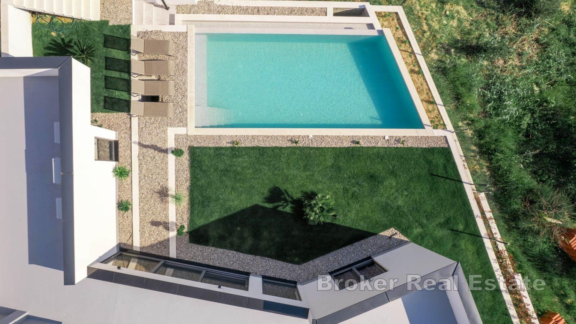 Dům s bazénem a panoramatickým výhledem na moře